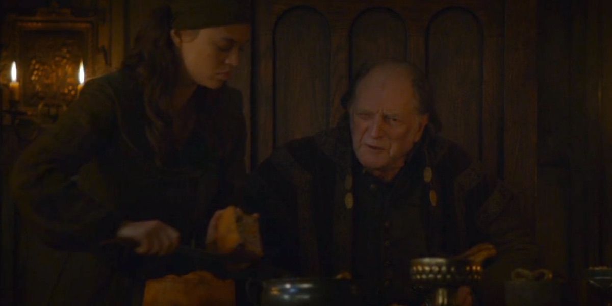 Arya serving Walder Frey the pie on Game of Thrones