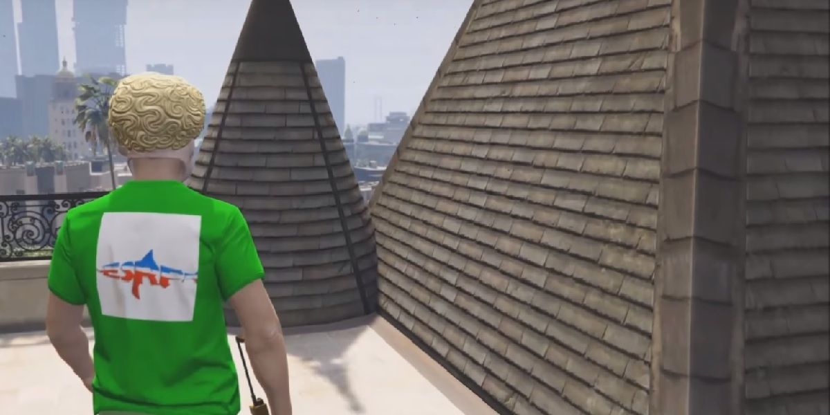 Rooftop with cone-like structures in GTA 5.