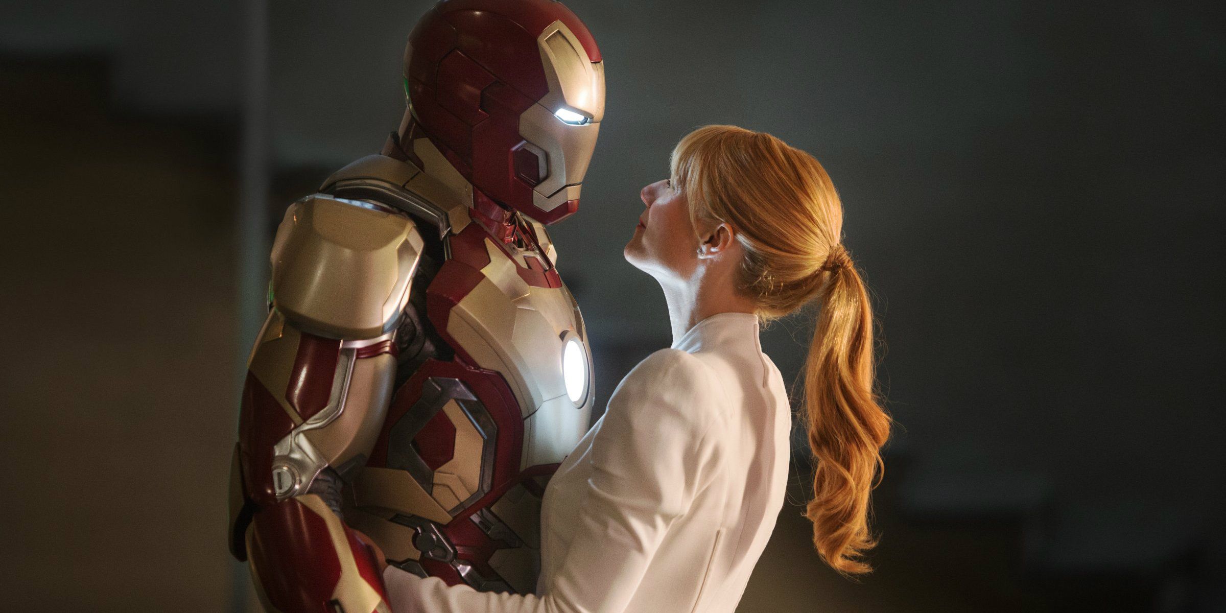 Pepper Potts talking to Tony in Iron Man 3