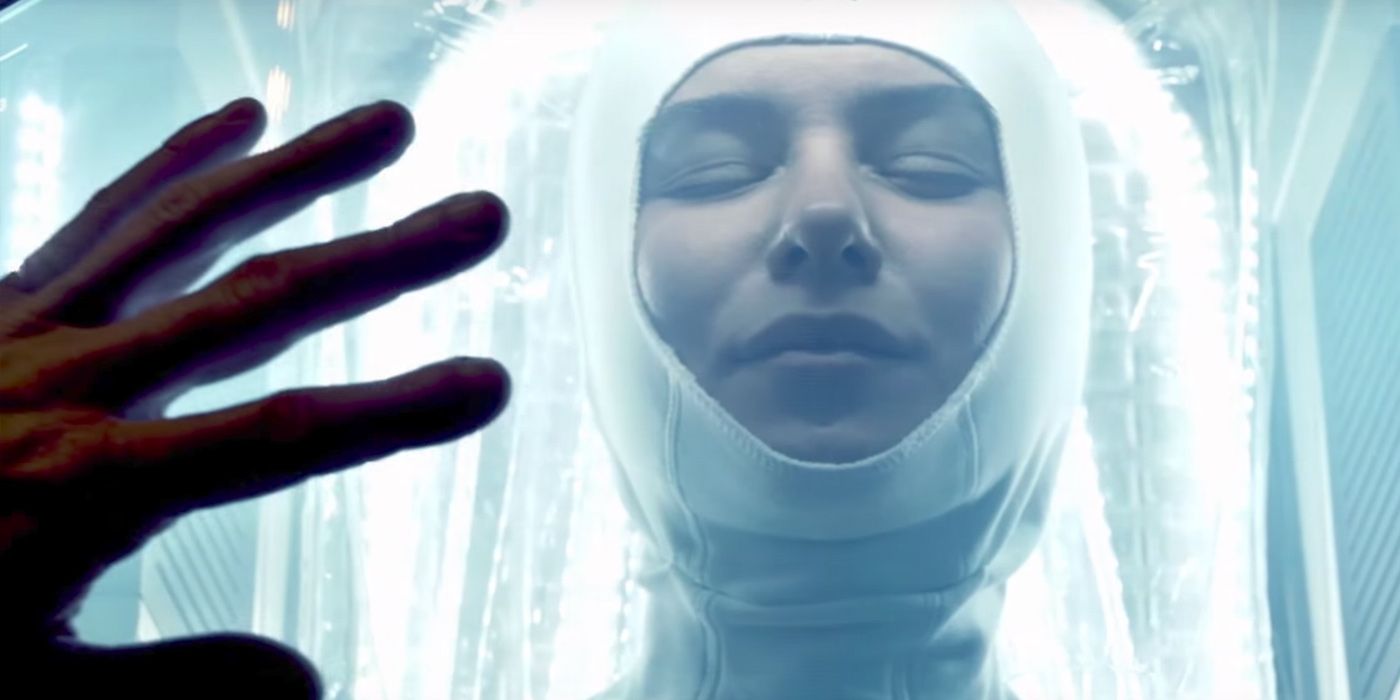 Katherine Waterston as Daniels in Alien Covenant