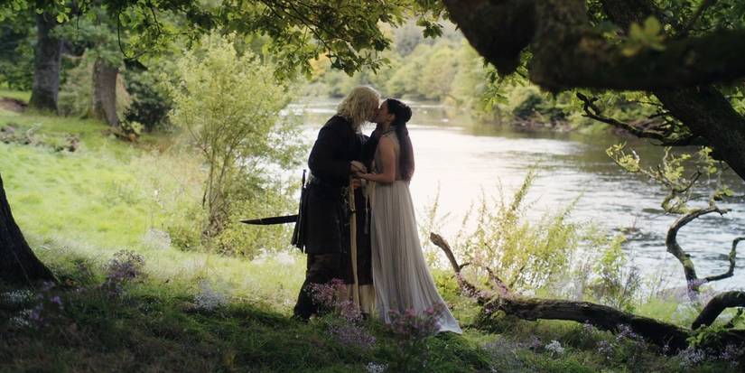 Rhaegar Targaryen Lyanna Stark kiss at their Secret Wedding in Game of Thrones