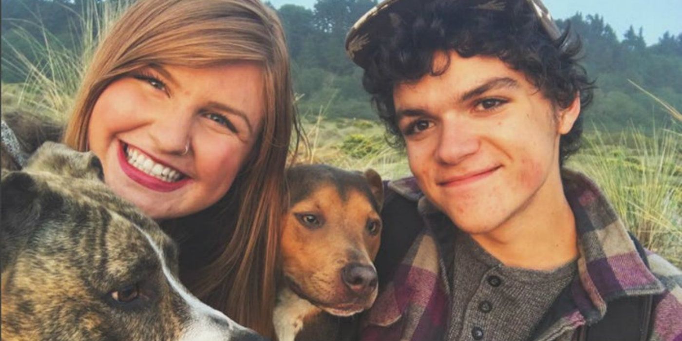 Jacob Roloff and Girlfriend Little People Big World posing with dogs