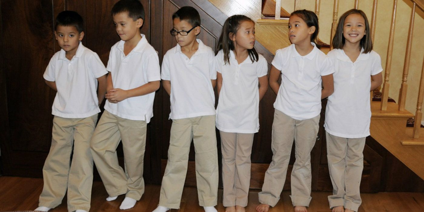 The Gosselin children Jon and Kate Plus 8 posing in white shirts with beige pants