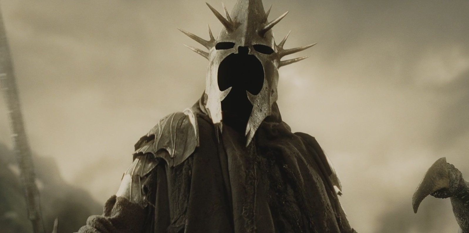 Lord Of The Rings: 20 Strangest Details About Witch-King's Anatomy