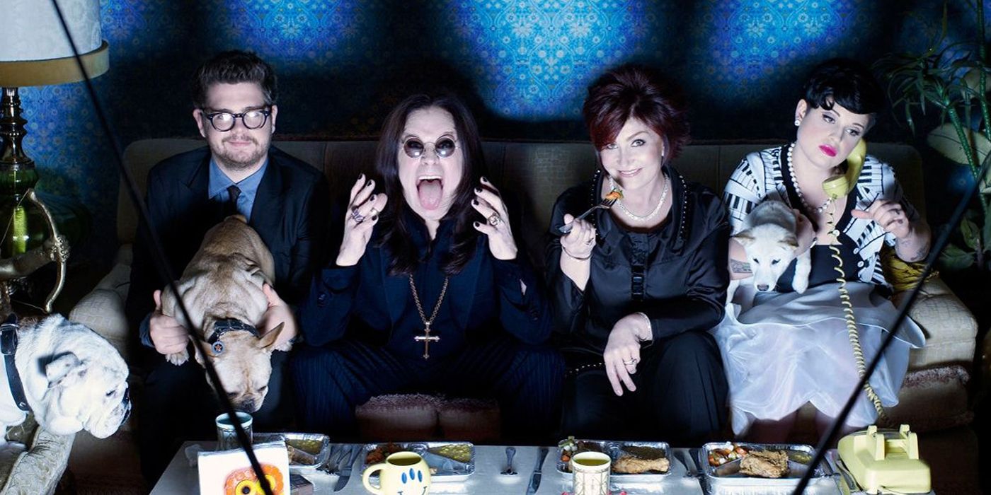 The Osbournes sitting on a couch and screaming