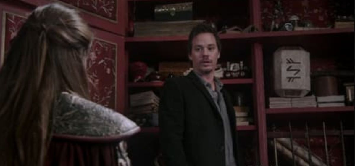Mjolnir is an Easter Egg in Once Upon A Time episode Quite A Common Fairy