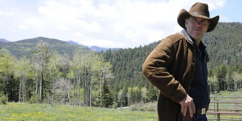 Longmire looks over his shoulder from Longmire