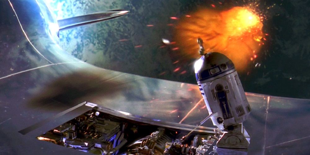 R2-D2 fixes and saves Padmé's ship in The Phantom Menace