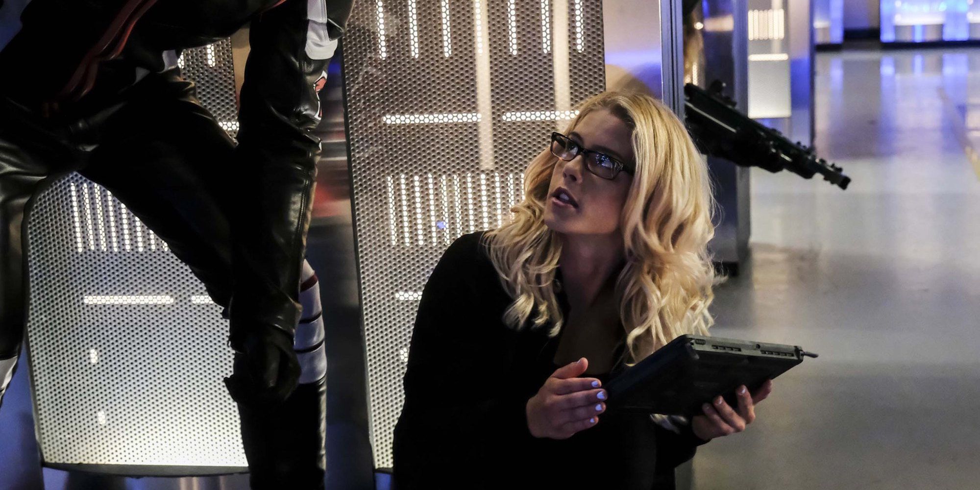 Felicity talking to Oliver in Arrow.