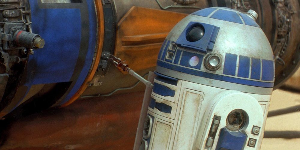 Kenny Baker as R2-D2 in Star Wars The Phantom Menace