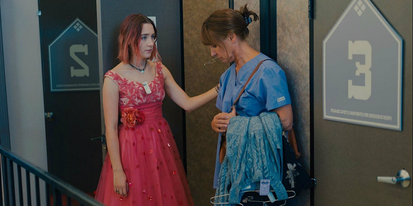 Lady Bird (Saoirse Ronan) speaks to her mom (Laurie Metcalf) in Lady Bird.