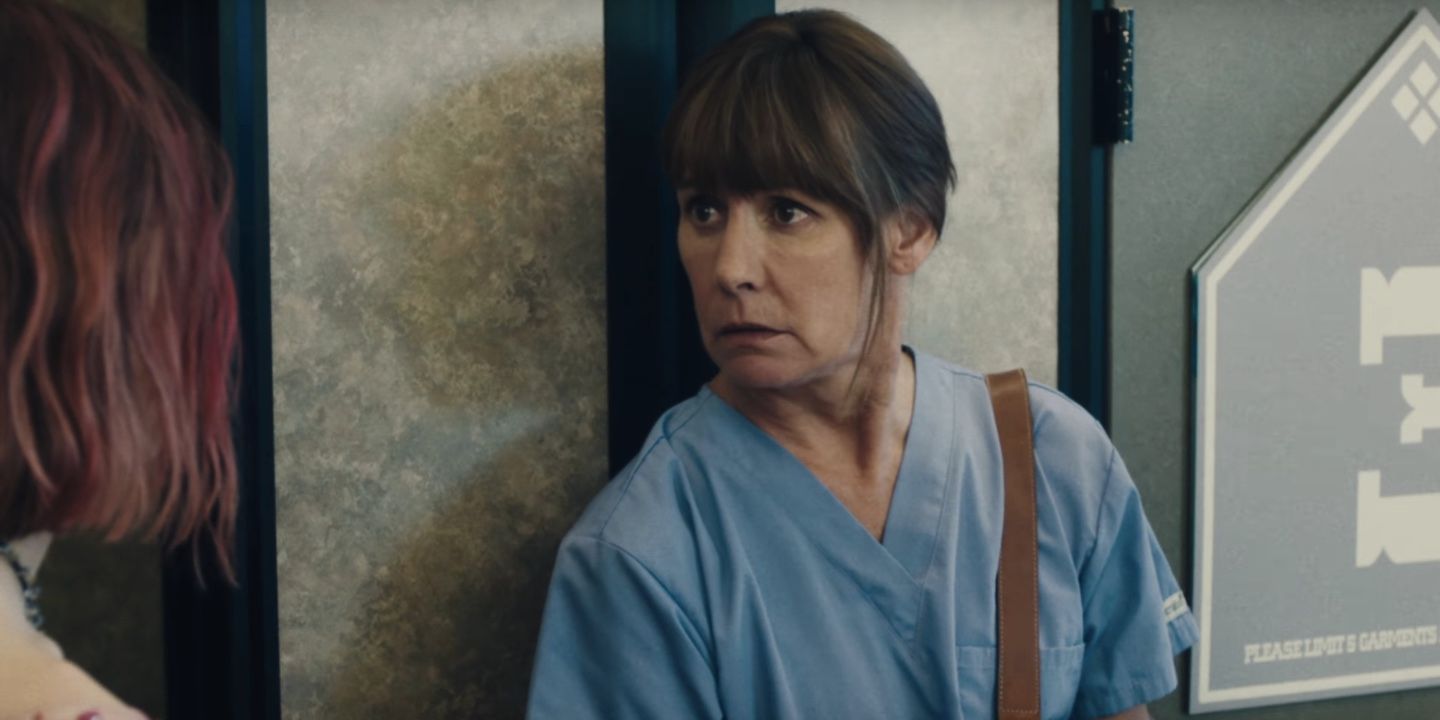 Laurie metcalf looking offscreen in lady bird