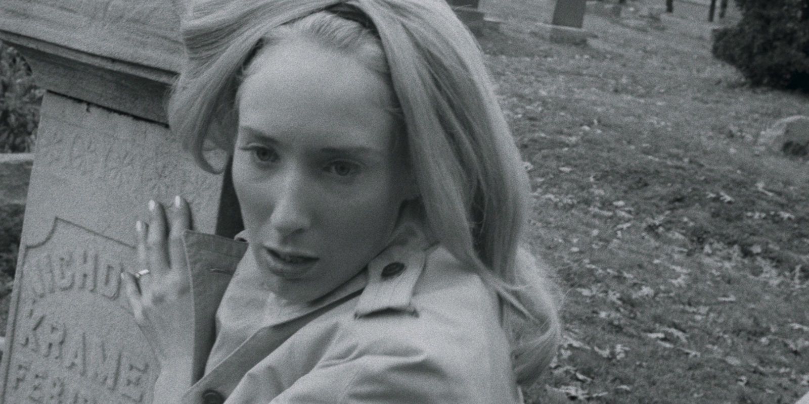 Why Night Of The Living Dead's 1990 Remake Drastically Changed Barbara