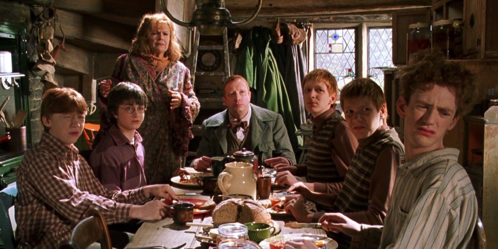 Weasley family breakfast, Harry Pottet, ron, percy, george and fred, molly and arthur weasley, chamber of secrets