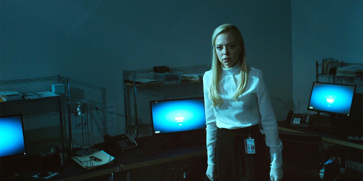 Portia Doubleday as Angela in Mr. Robot season 3