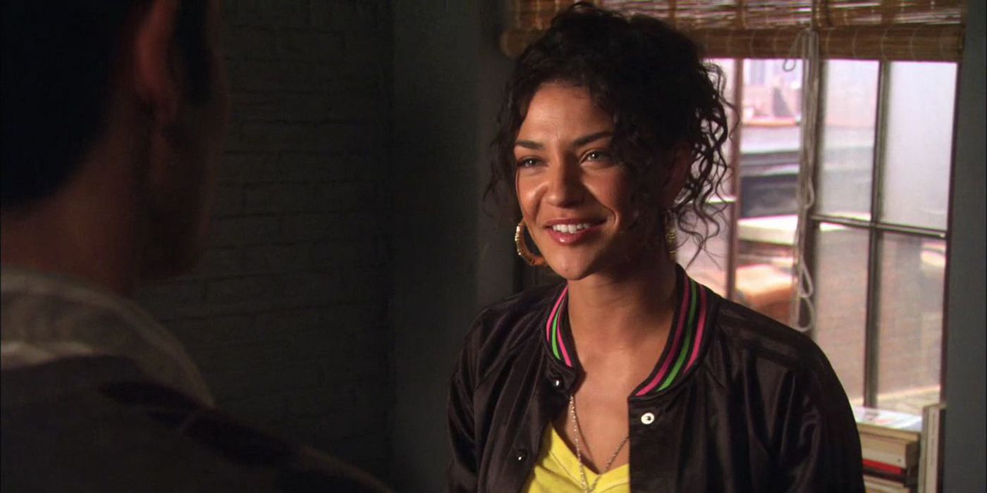 Vanessa smiling at Dan in Gossip Girl.