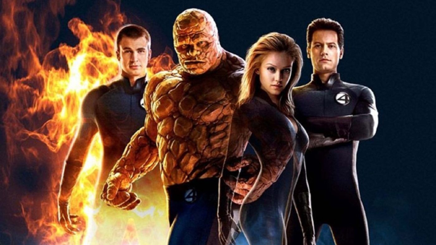 Chris Evans, The Thing, Jessica Alba, and Ioan Gruffudd in Fantastic Four Posing