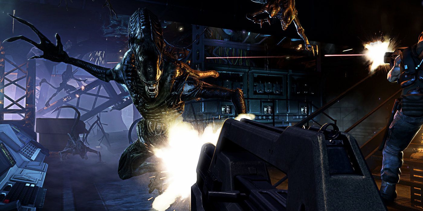 An alien jumps at the screen as it’s getting shot at in Colonial Marines