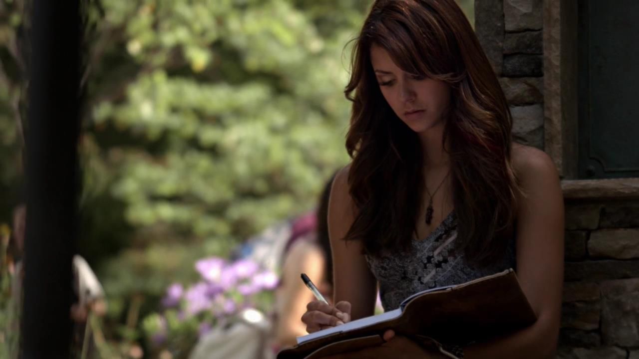 Vampire Diaries: 20 Things That Make No Sense About Elena