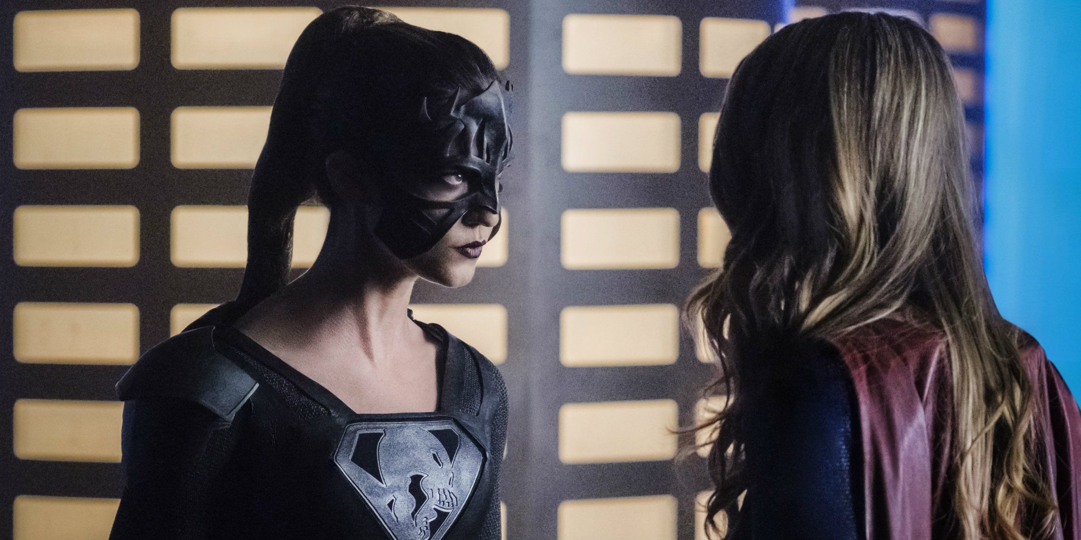 Reign and Supergirl in the episode Fort Rozz