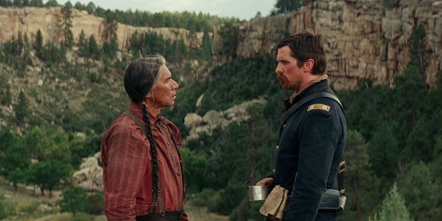 Captain Joseph and Chief Yellow Hawk talking in Hostiles.