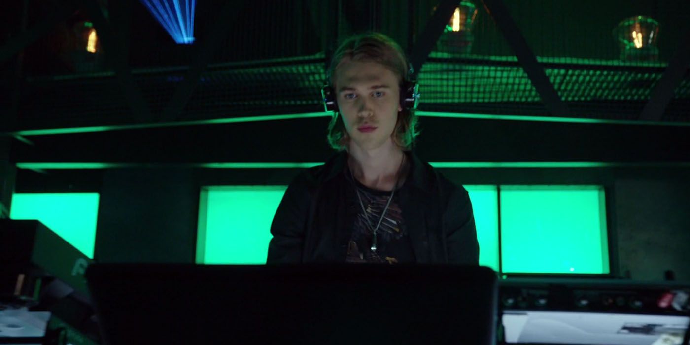Austin Butler as Chase in Arrow working the DJ Station at the club