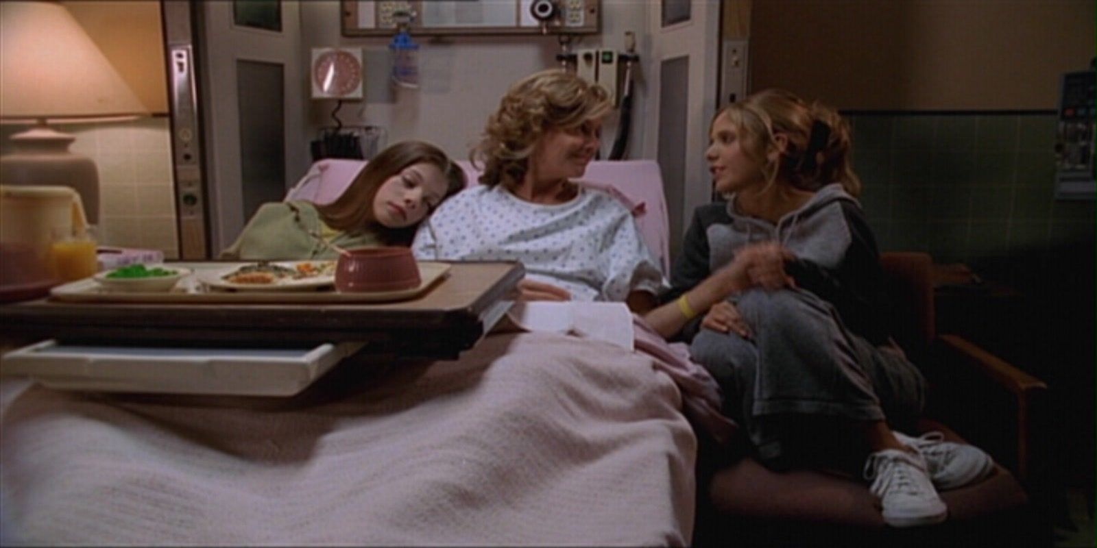 Buffy, Dawn, and Joyce in the hospital in Buffy the Vampire Slayer