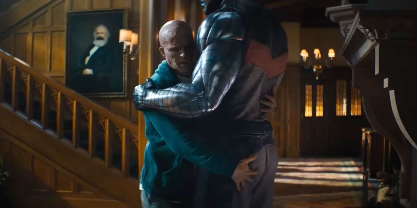 Deadpool 2 - Deadpool grabs Colossus butt