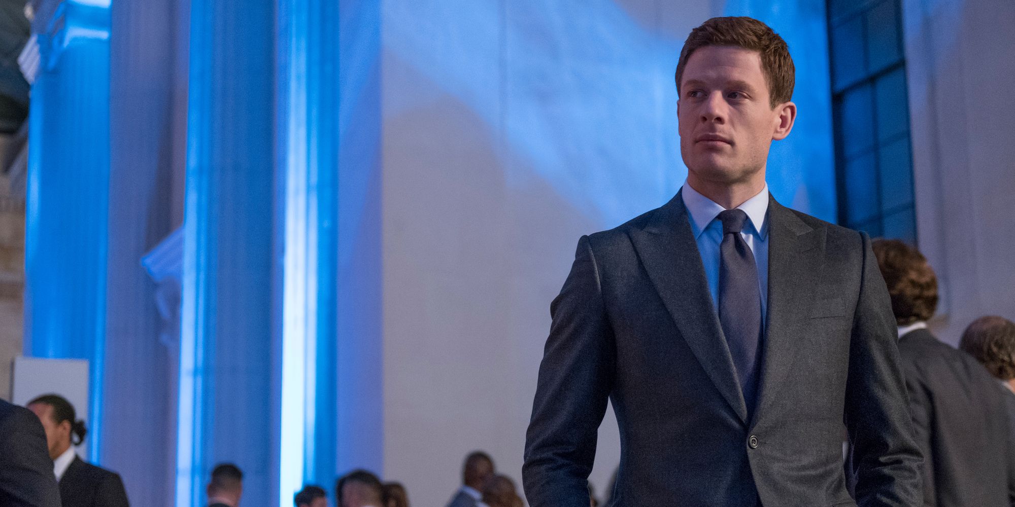 James Norton como Alex em McMafia