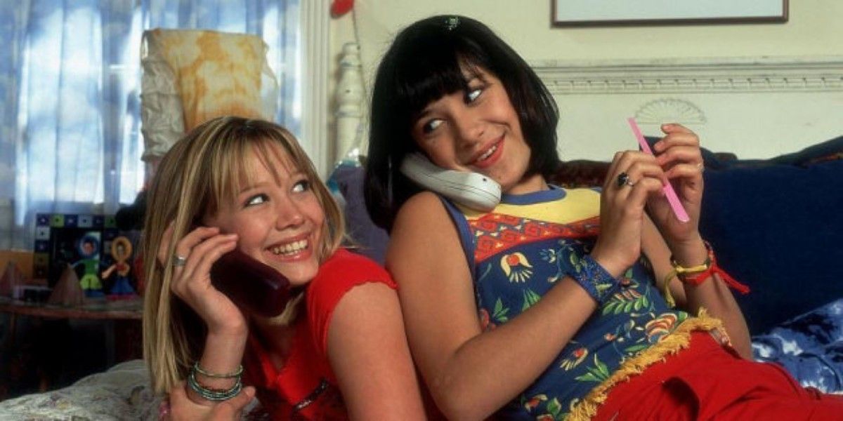 Lizzie McGuire on the phone in the Lizzie McGuire series