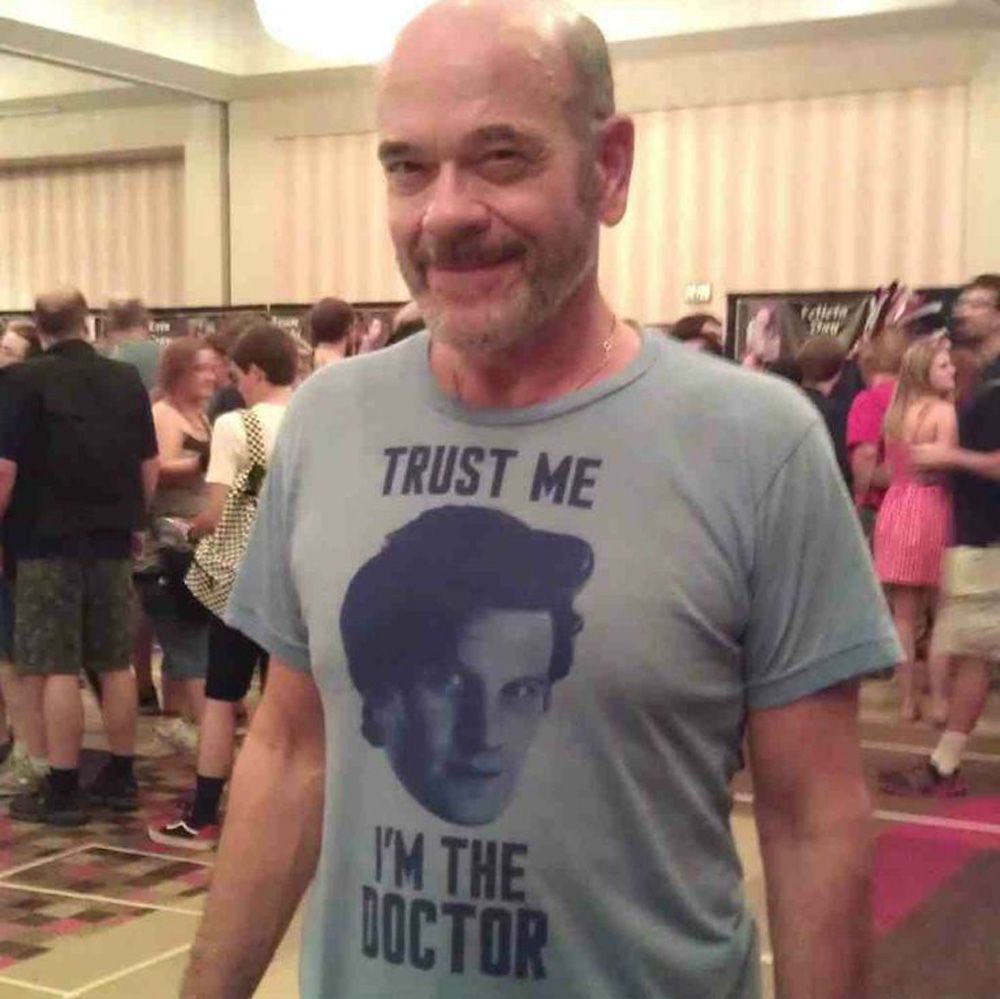 Robert Picardo wearing a Doctor Who t-shirt