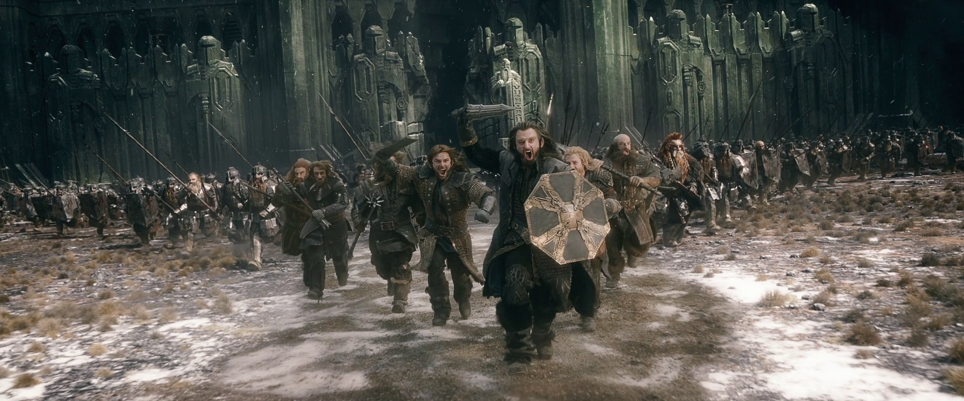  Thorin leads the charge in Battle of the Five Armies