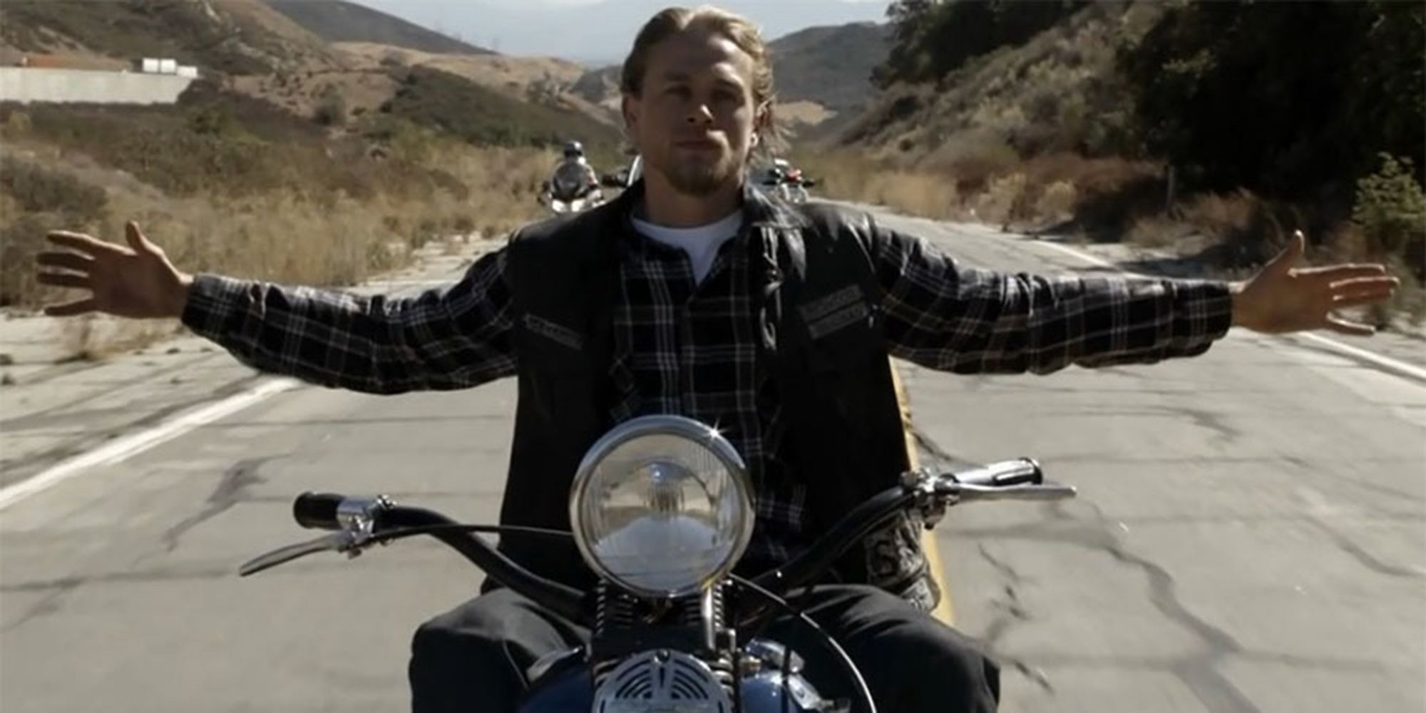 CHARLIE HUNNAM SONS OF ANARCHY