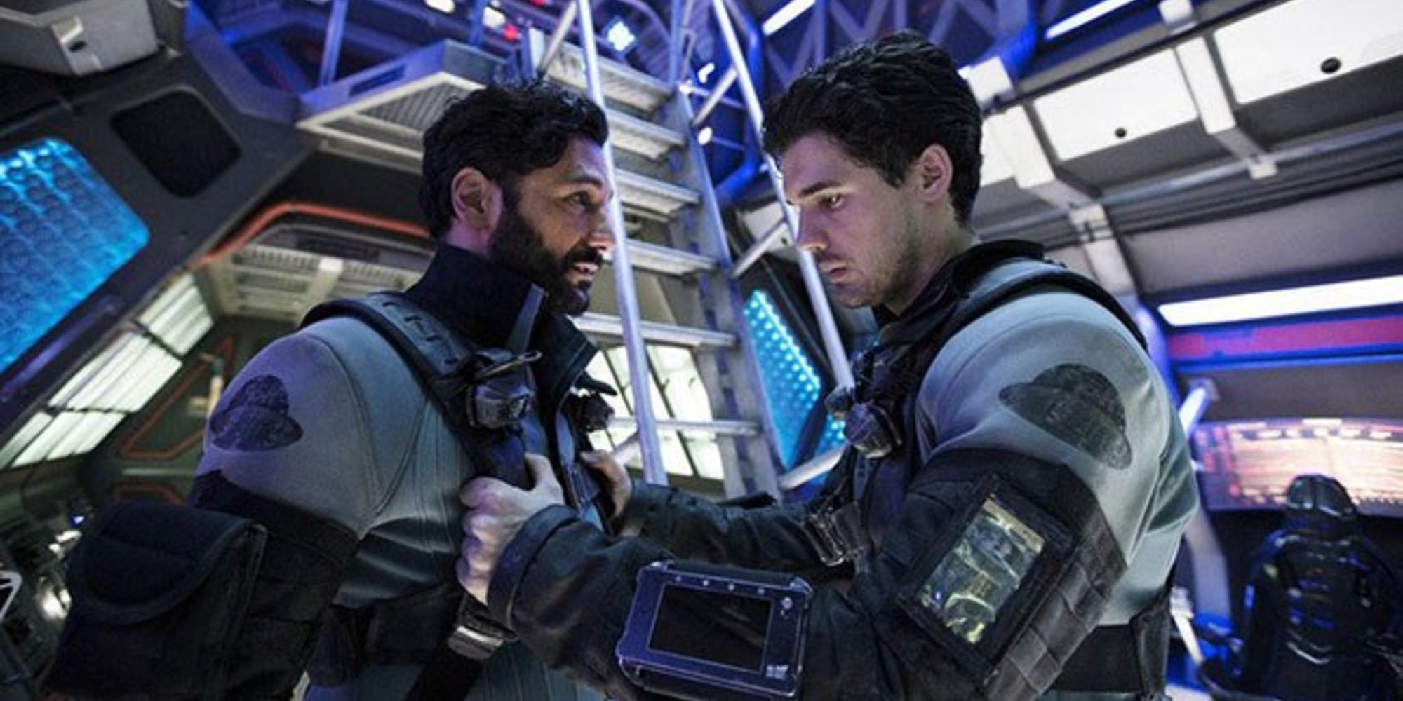 Cas Anvar &amp; Steven Strait in The Expanse Season 3