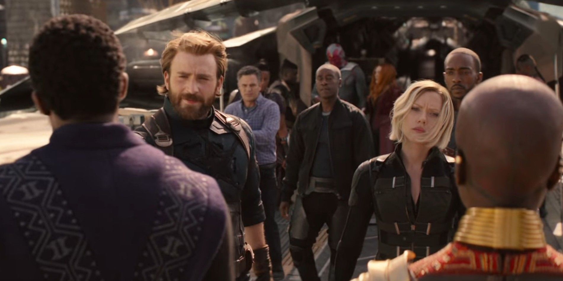 Chris Evans as Steve Rogers and Scarlett Johansson as Black Widow in Avengers Infinity War