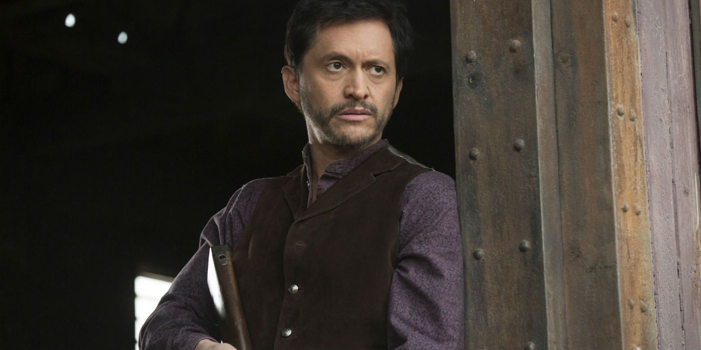 Clifton Collins Jr as Lawrence in Westworld
