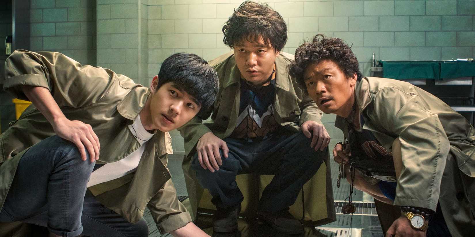 Detective Chinatown 2's characters looking around curiously.