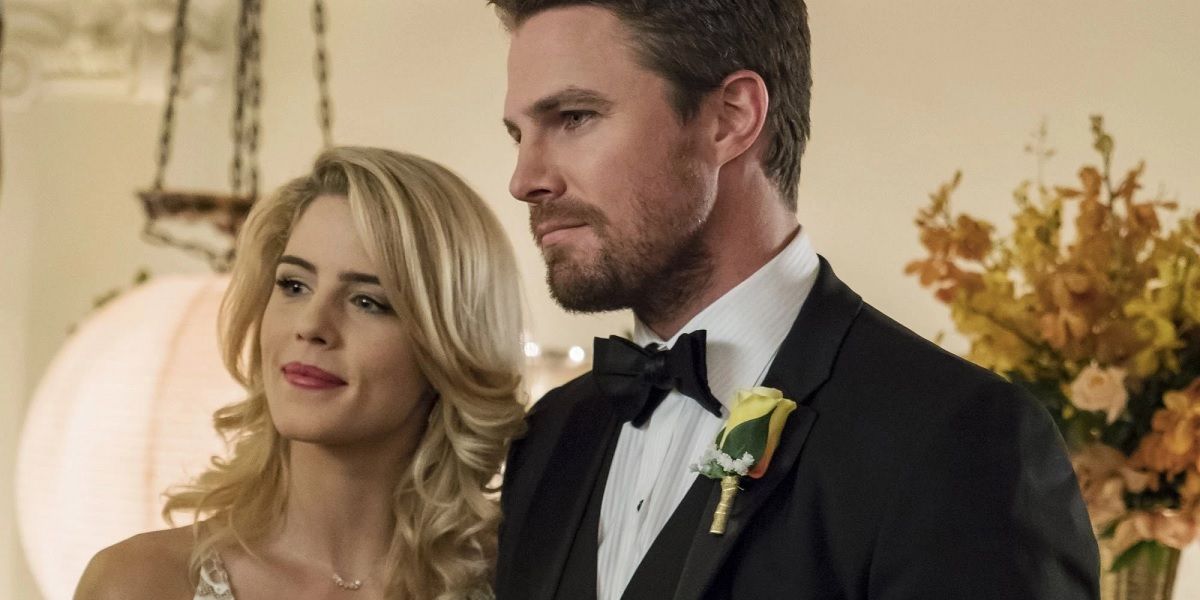 Emily Bett RIckards and Stephen Amell as Felicity Smoak and Oliver Queen in Arrow CW