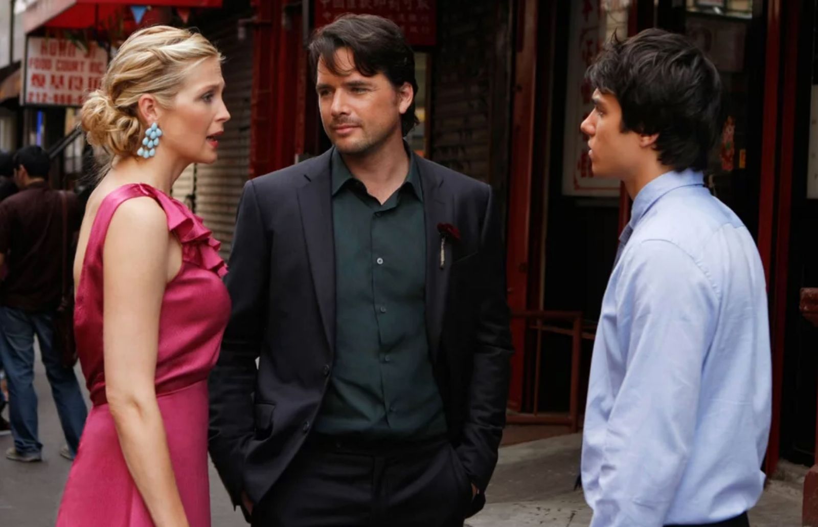 Rufus and Lily Meet Their Son in Gossip Girl