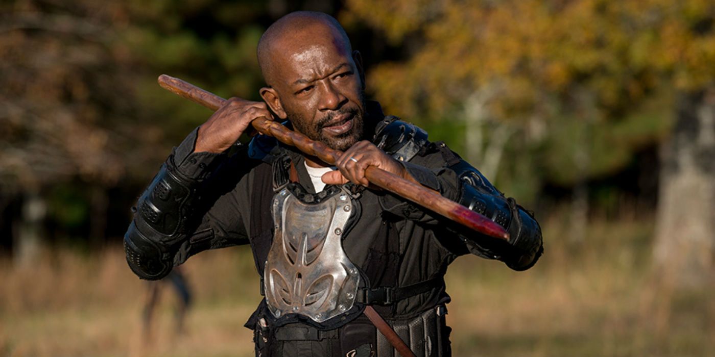 Morgan com seu bastão no final da 8ª temporada de The Walking Dead