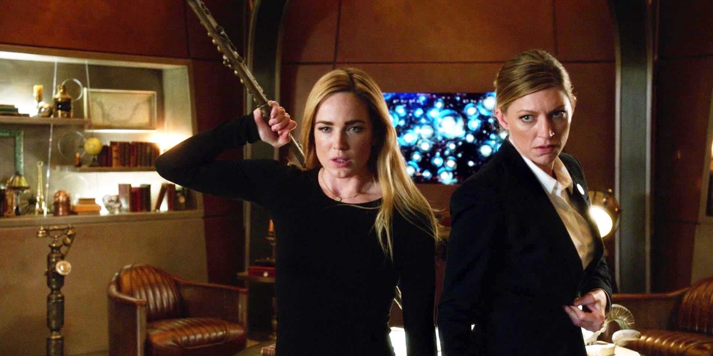 Ava and Sara stand side by side on Legends of Tomorrow