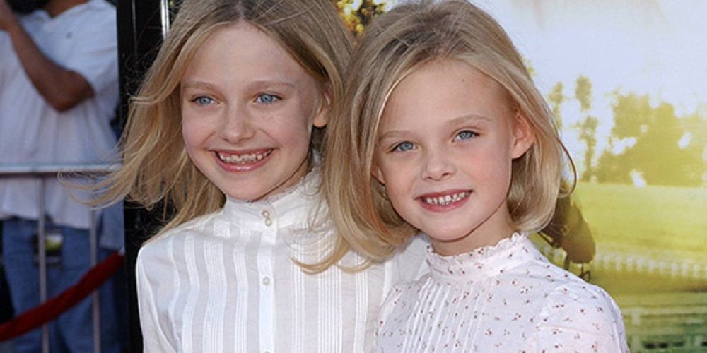 Dakota and Elle Fanning As Children on Red Carpet