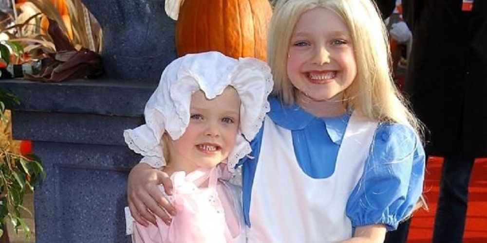 Dakota and Elle Fanning Childhood silly costumes