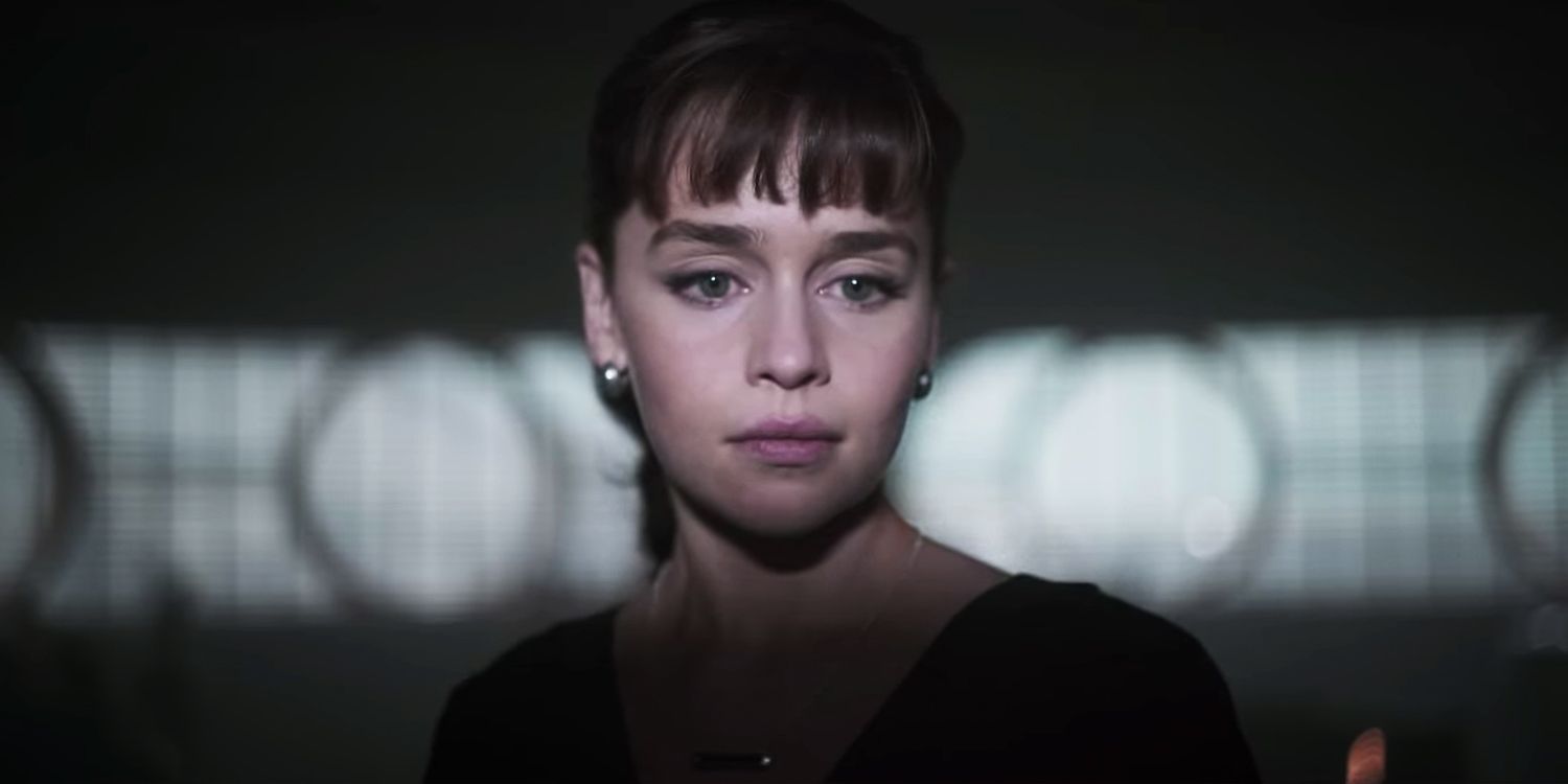 Emilia Clarke as Qi'ra at the end of Solo A Star Wars Story