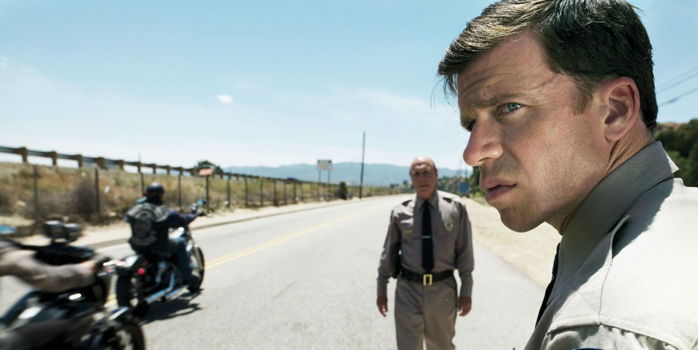 David Hale sets up a roadblock with Unser in Sons Of Anarchy