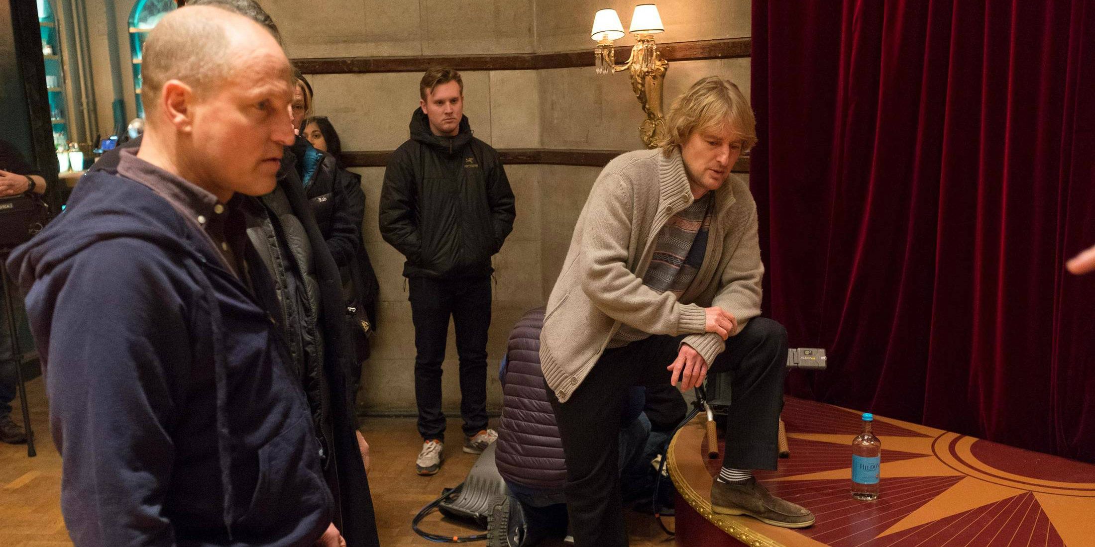 Woody Harrelson and Owen Wilson on Lost in London set