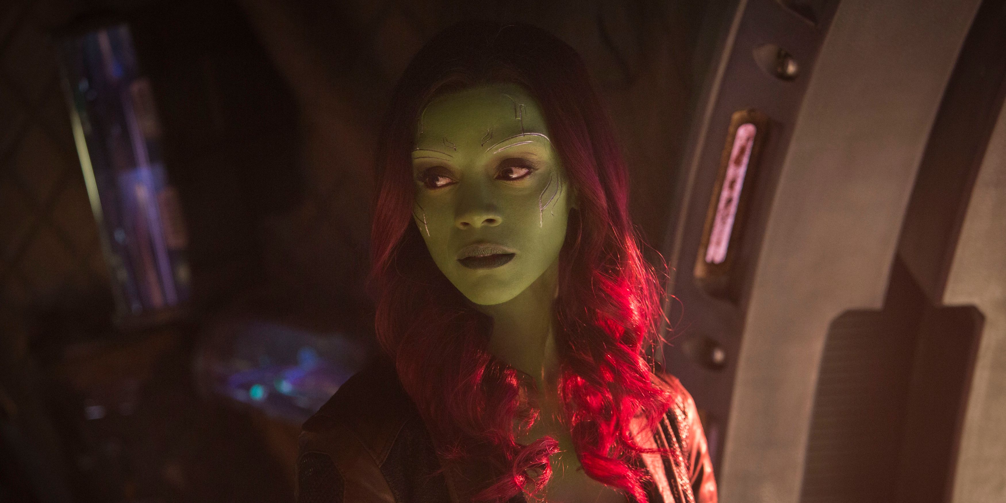 Gamora looking to the side in Avengers: Infinity War