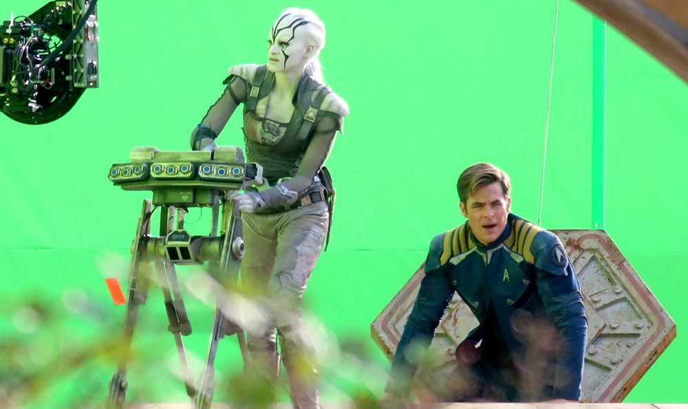 Sofia Boutella (Jaylay) and Chris Pine (Kirk) shooting Star Trek Beyod