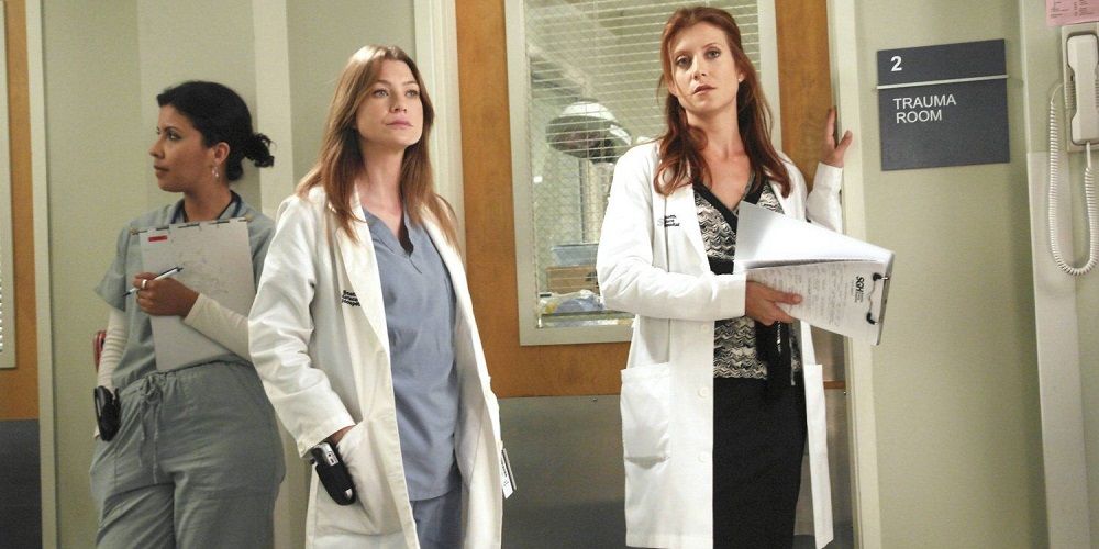 Ellen Pompeo and Kate Walsh in Grey's Anatomy