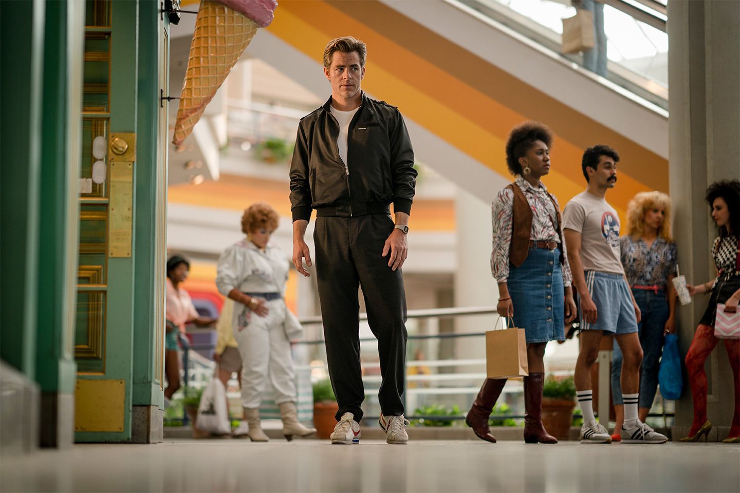 Wonder Woman 2 Chris Pine Official